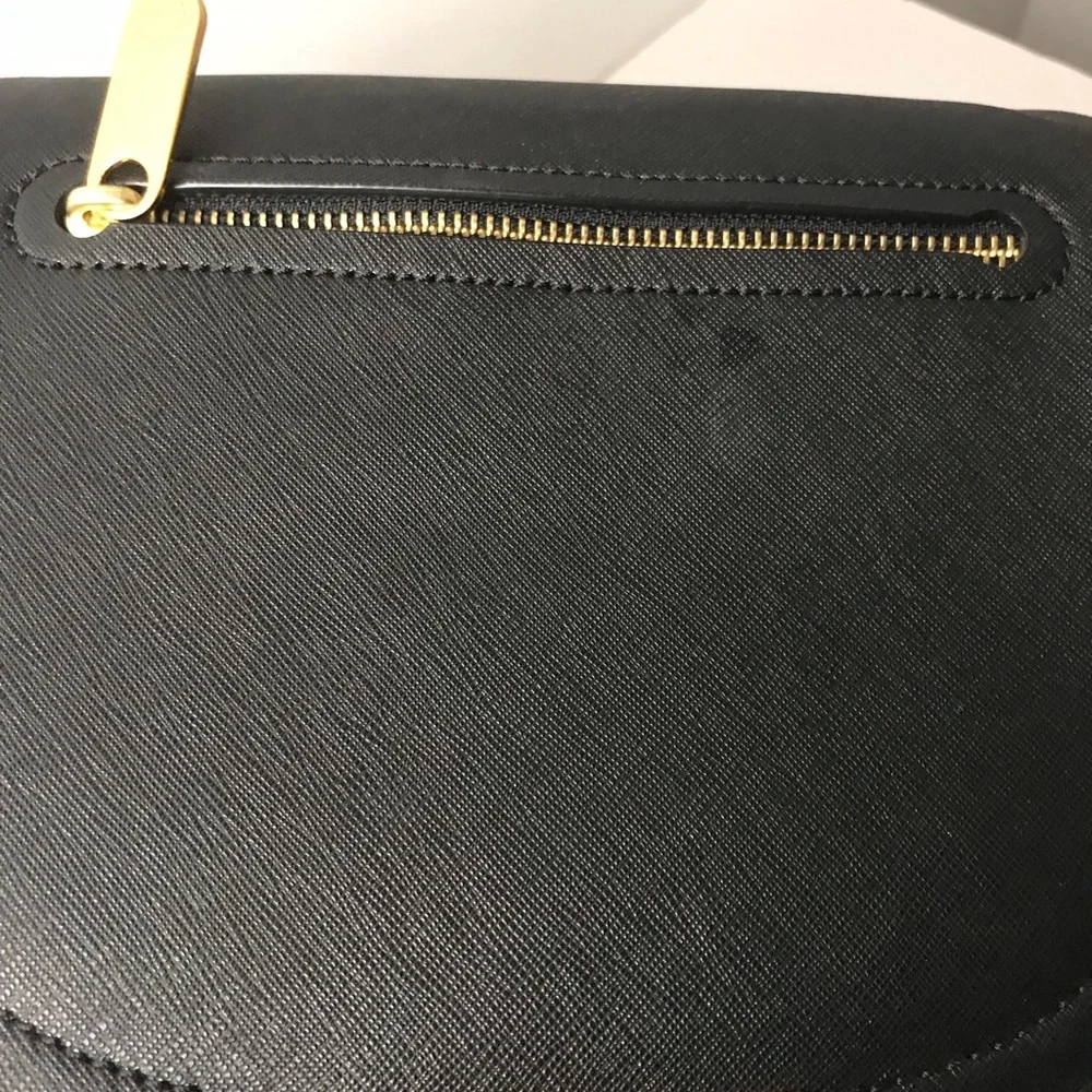 Authentic Marc Jacobs Black Genuine Leather Classic Flap Med Shoulder Handbag - Picture 5 of 8